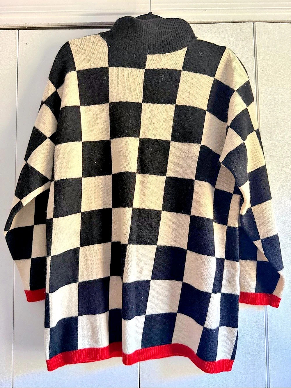 Nieman Marcus 100% Cashmere Checkered Turtleneck Sweater in Black & Cream L